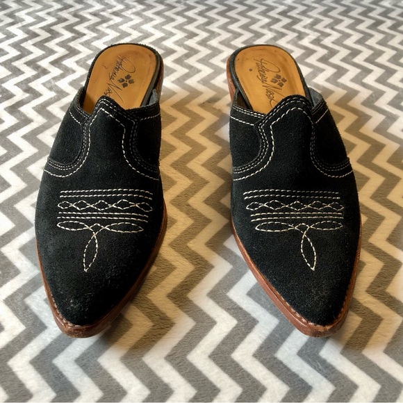 Delightful Patricia Nash Black Suede Country-Western Slip-on Mules, Size 7.5 - Picture 2 of 4